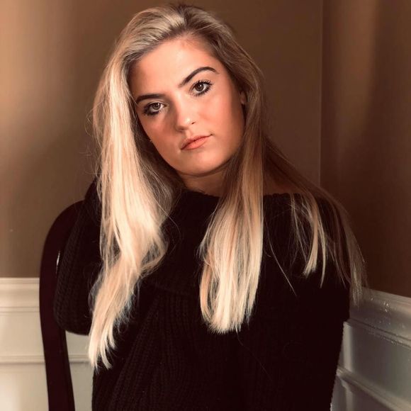 Meet your Posher, Carrie - Picture 1 of 1